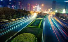 和女朋友开车去玩弄出人命来